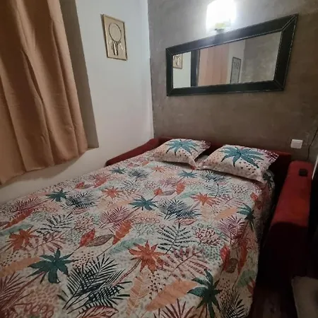 Appartement Le Red Sofa, Coeur De La Ciotat