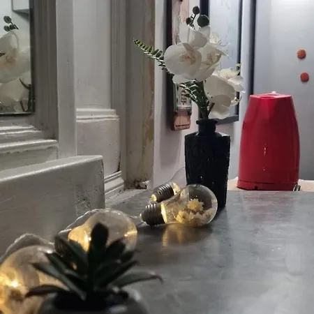 Le Red Sofa, Coeur De Ла-Сьота